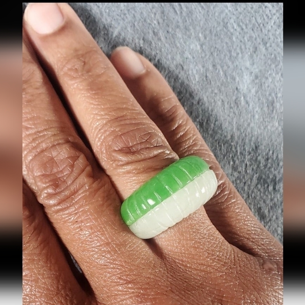 Green & White Jade Layered Half Dome Circle Ring Rhodium Plating - Picture 3 of 9